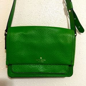 Kate Spade green pebbled crossbody